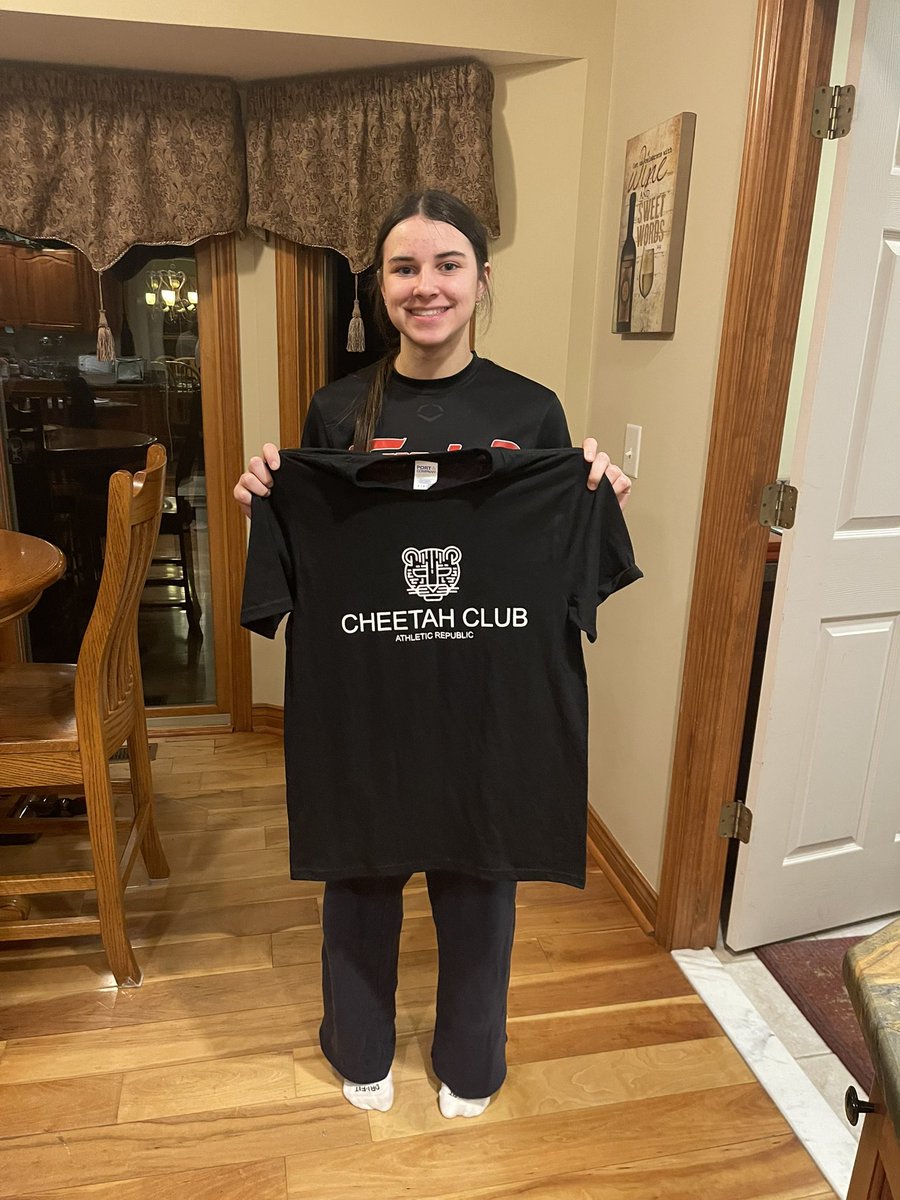 Emma Hustek tweet media