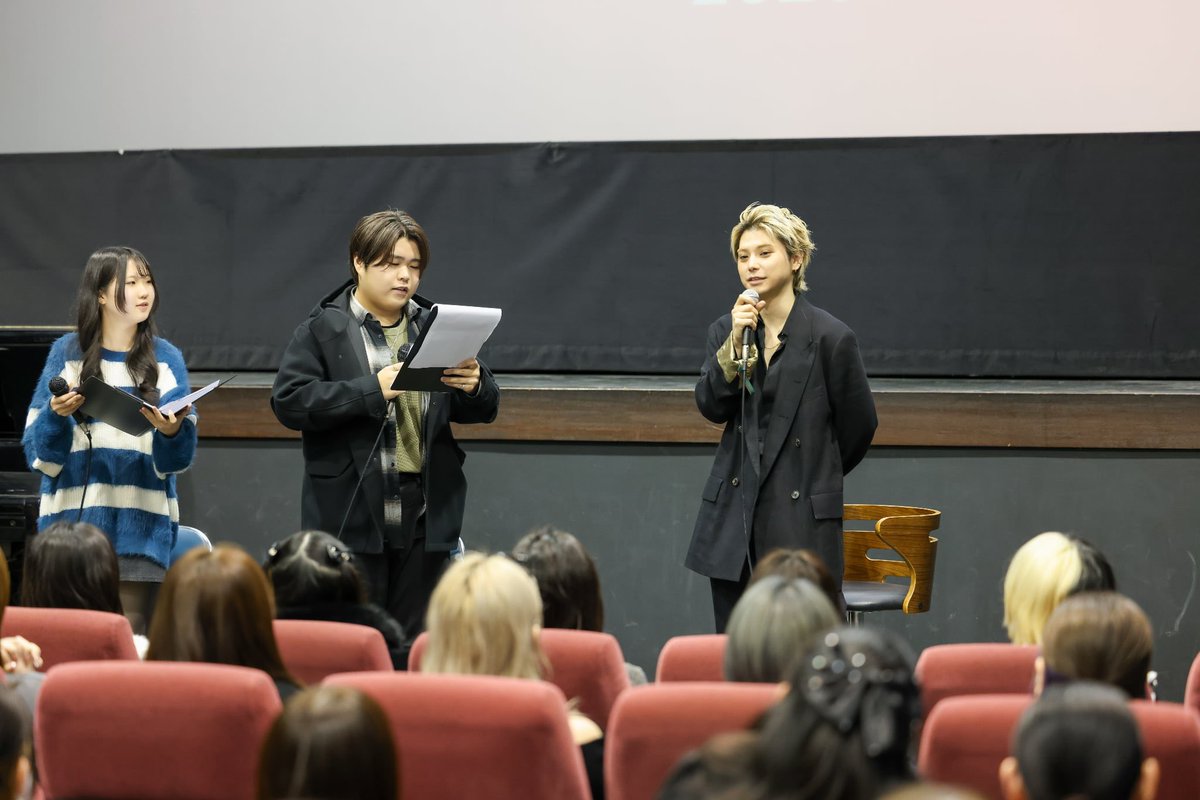 onomichifilmfes's tweet photo. 尾道映画祭2026 高校生セレクション『2つ目の窓』沢山のご来場ありがとうございました！ゲストに村上虹郎さんを迎え、司会は地元の高校生が担当。客席から熱心な質問が次々と上がり虹郎さんが高校生の悩みや言葉に真っ直ぐ丁寧に耳を傾けて下さる姿が印象的でした。虹郎さん、ありがとうございました！ https://t.co/yClyxLZhGL