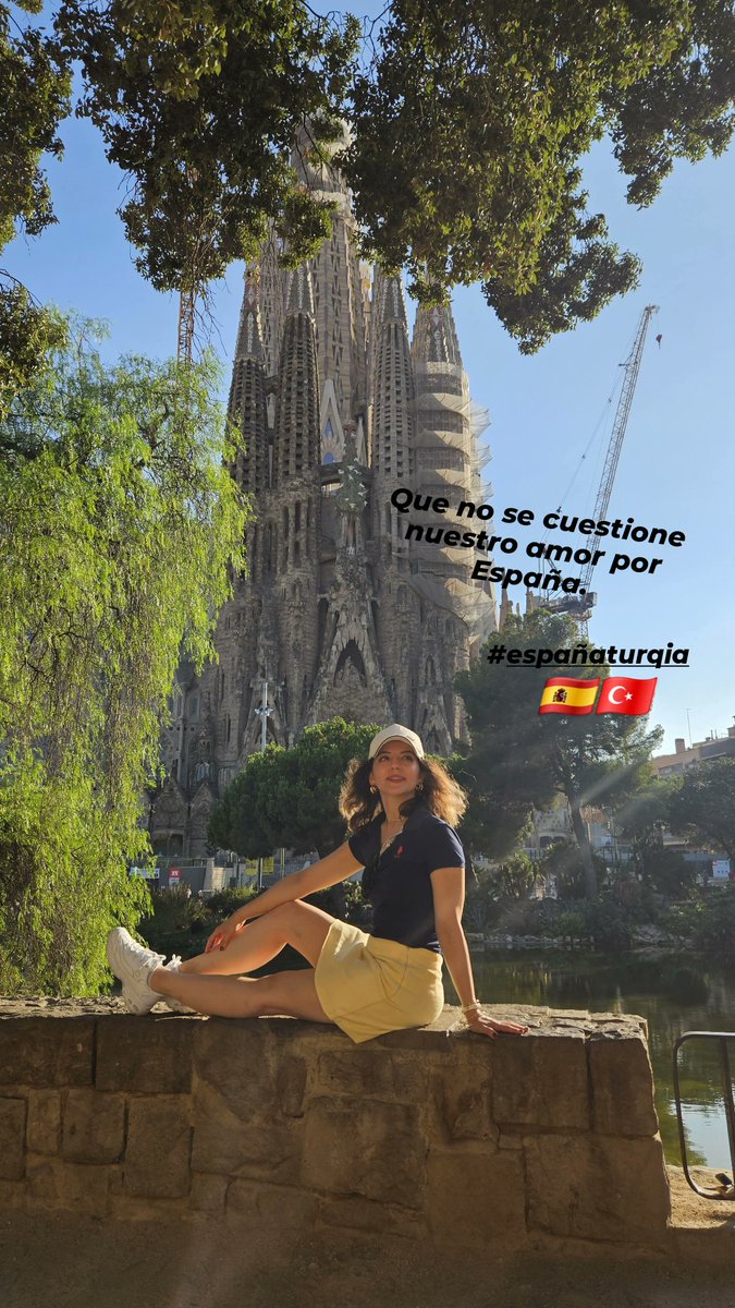 aysglasln0's tweet photo. Que no se cuestione nuestro amor por España.
#EspanaTurquia https://t.co/w8lWbkGKZi