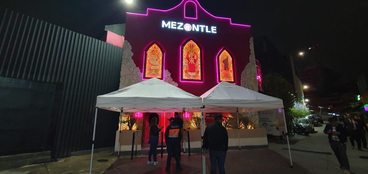 SGyDU_Puebla's tweet image. Se realizó recorrido preventivo por parte de @SGyDU_Puebla en la zona de #Angelópolis exhortando a 15 establecimientos a cumplir con la norma en contaminación auditiva y gestión de riesgos #PC. Acción preventiva de @PueblaAyto que encabeza @pepechedrauimx. 

#LaCapitalImparable