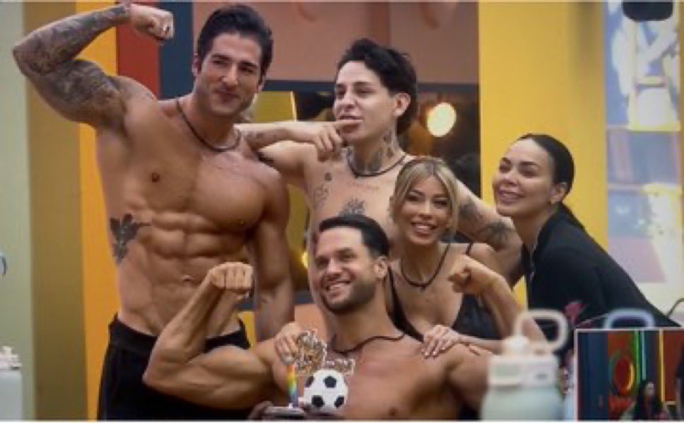 LeeSchever's tweet photo. El mejor equipo Team Tierra  ❤️ #LCDLF6 https://t.co/fuvseL6aSO