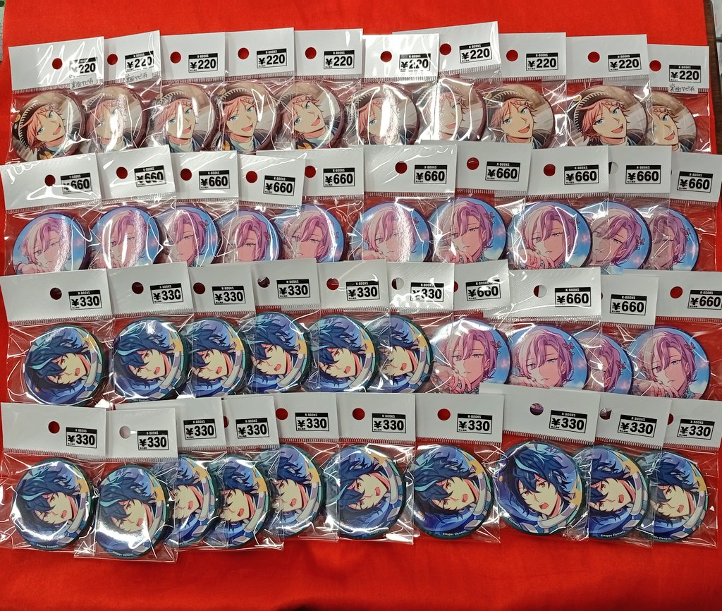 入荷情報】 エリオスライジングヒーローズ まねきねこコラボ 缶バッジ