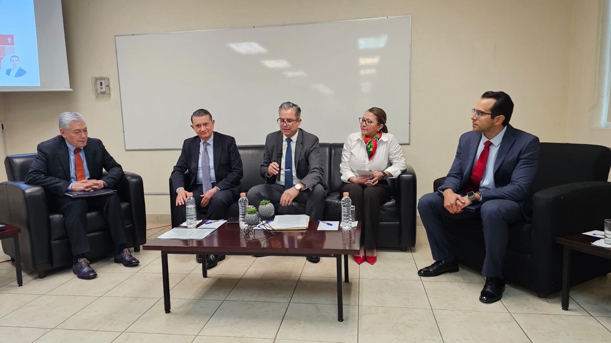 GermanGtzL's tweet photo. Gracias a las personas que nos acompañaron en la presentación de mi libro. Fue una tarde muy especial para mí. Me llevo muchas reflexiones y un muy grato recuerdo. ¡Hasta pronto! https://t.co/CSptC9uRxb