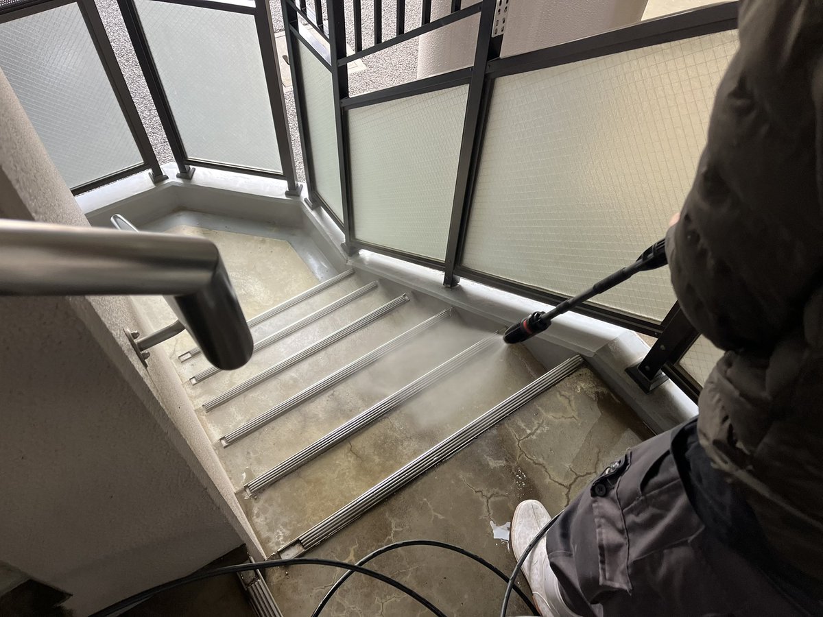 yfcorp's tweet photo. マンション共用部 定期清掃！
株式会社ワイ・エフコーポレーション
https://t.co/VGsfhs5yKq
 #ワイエフコーポレーション #yfコーポレーション #清掃会社 #ビルクリーニング https://t.co/KF90F5hPG1