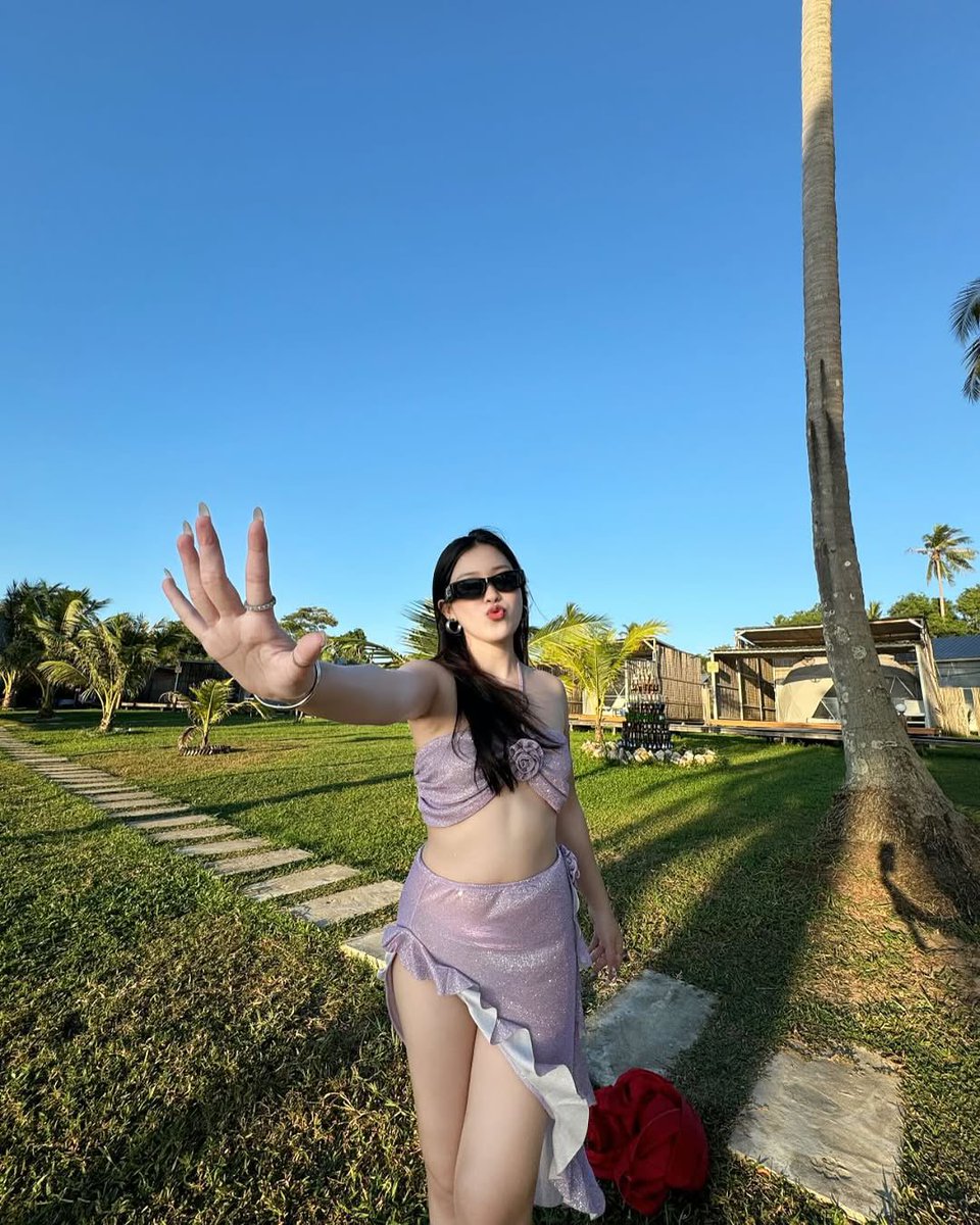 Emma phat tweet media