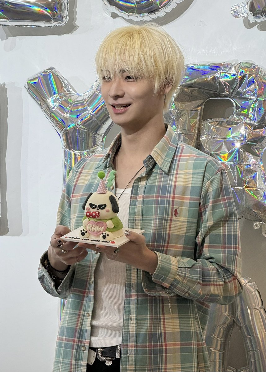 카페 메리 (홍대생카/생일카페/카페대관/포토부스/사진전시) tweet media