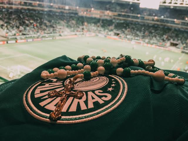 abracetradicao's tweet photo. O Palmeiras é o único grande clube brasileiro que oferece aulas de catequese a seus sócios.

As inscrições são feitas diretamente no clube, e a iniciativa faz parte das atividades culturais e religiosas do Palmeiras. https://t.co/9kzIkZGPlN