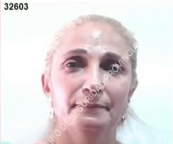desaparecidaorg's tweet photo. Las #PROFUGAS por la estafa que le costó la vida a Merlín Díaz son estas tres personas de la colectividad gitana:  
Mirta Noemí Mitrovich, Nancy Marina Yovanovich y María Silvia Mitrovich.
Por favor compartir las imagenes, y si las ven avisar #Urgente al☎️ 911     

#Justicia!!! https://t.co/5BSdffnvI5