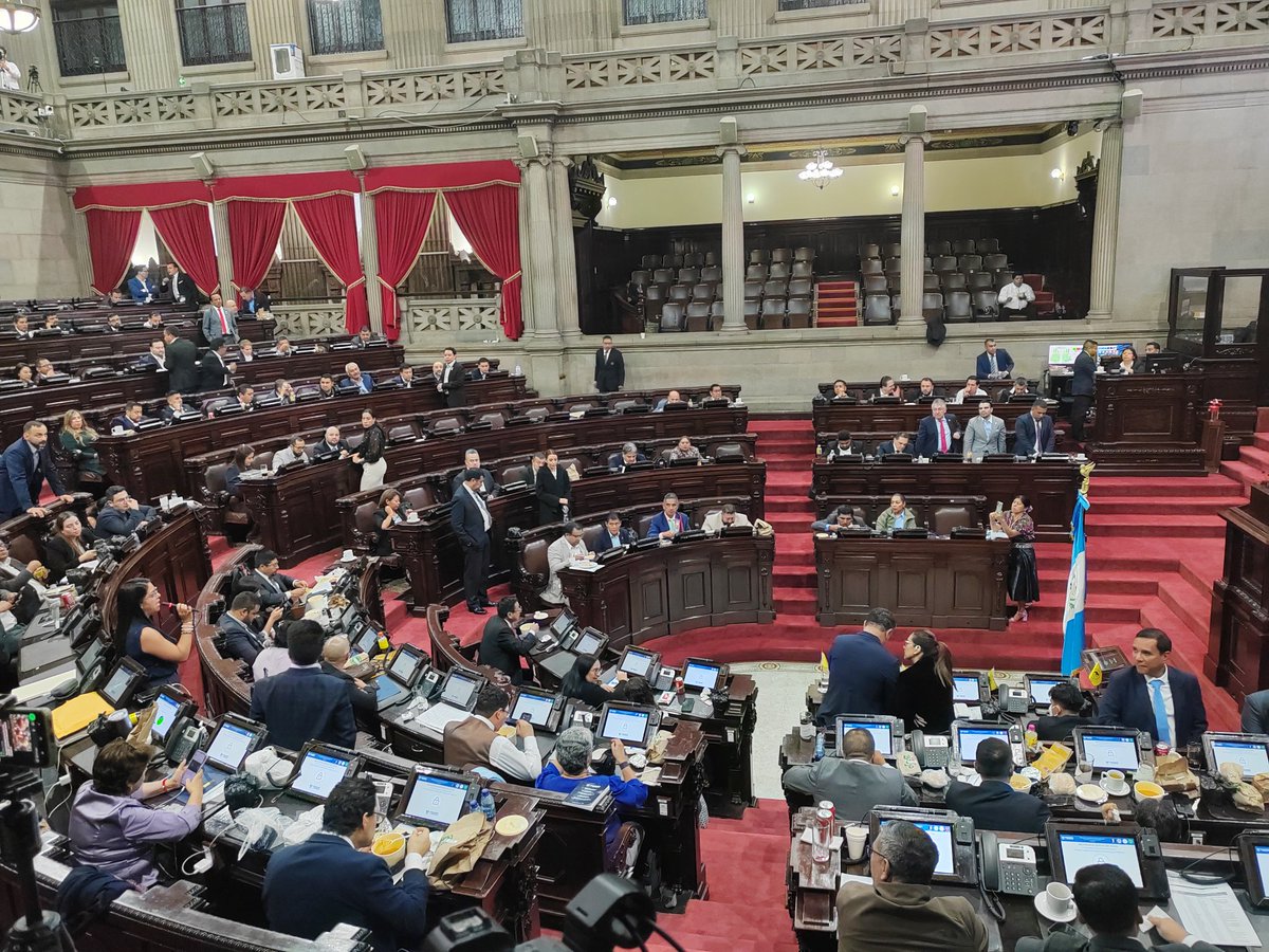 dcuevas_pl's tweet photo. Congreso aprueba el orden del día luego de 12 horas de discusión. Fue aprobado por 123 votos a favor y 20 en contra, junto a 17 ausentes https://t.co/ESQXlYB3ah