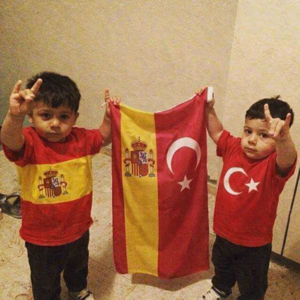 <a href="/kikkoo999/">ルカス</a> Duygulandık aq