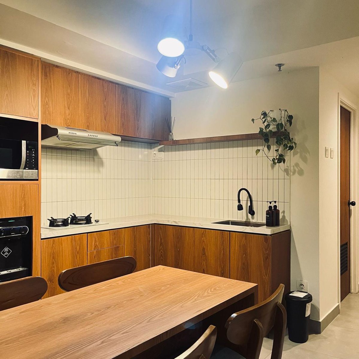 tedsetpb's tweet photo. [FOR SALE] The Wave Apartment – samping Taman Rasuna

🛏️ 2 KT | 🚿 1 KM | 📐 60m² | 🪑 Full Furnished 
🚌 TJ 6Q: 3 min walk 
🚊 LRT Setiabudi: 15 min walk / 5 min ojol 
🛍️ Deket EpiWalk, PasFes, Kokas

Cocok buat yg kerja di area Setiabudi / Kuningan 
💰 1.180 mio — negoin ajaa https://t.co/MskSS6RIq9