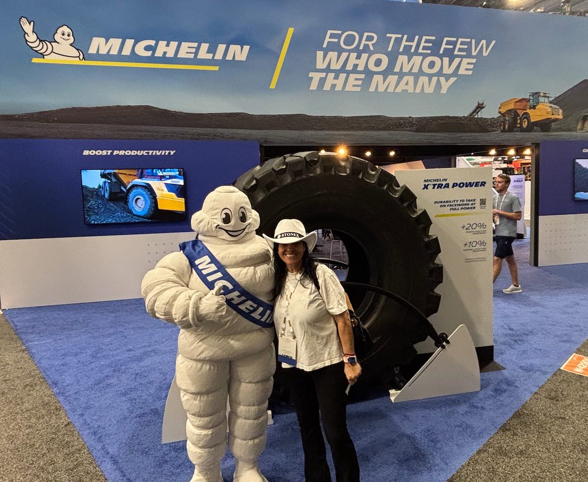 noticiasmaquina's tweet photo. Michelin expone el neumático Xtra Power en CONEXPO 2026 https://t.co/GoyZid9A0n #CONEXPOCONAGG2026 #NEUMÁTICOS #michelin #neumático #XtraPower https://t.co/wGxe7lEL2e