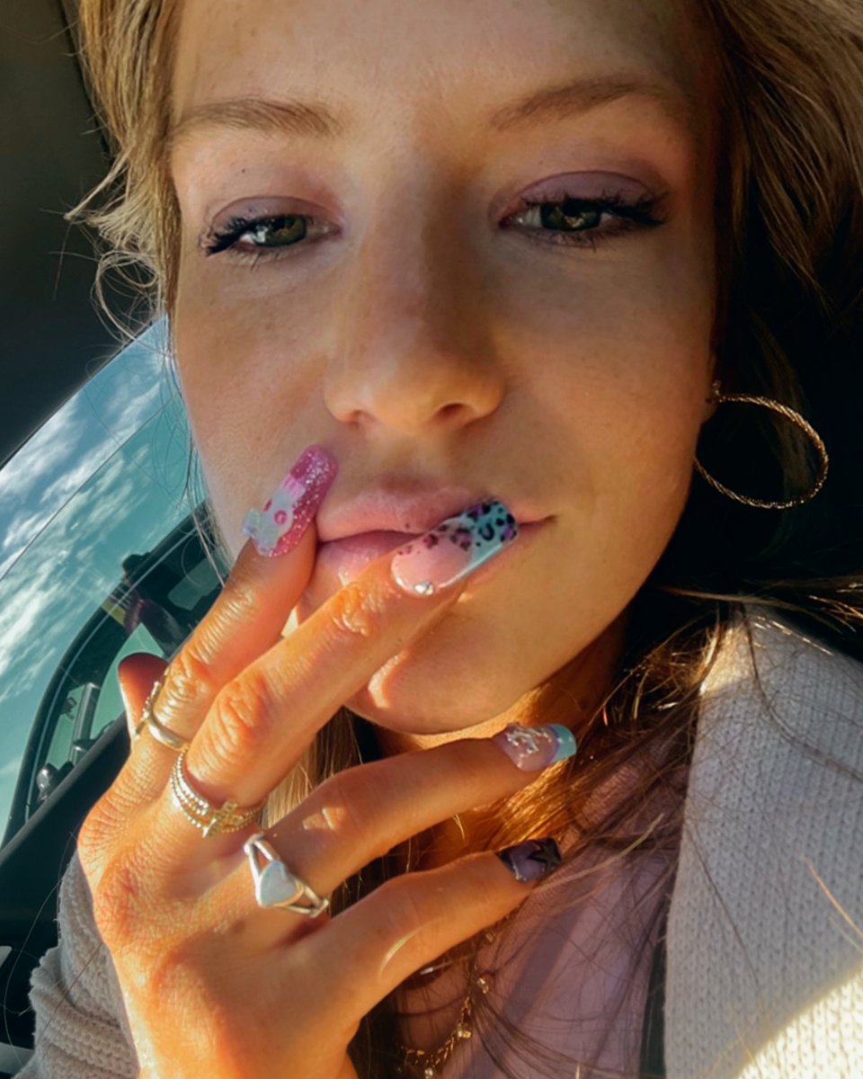 b3cca4ever's tweet photo. tumblr girl #b3ccacelebrity https://t.co/tNATww2Md7