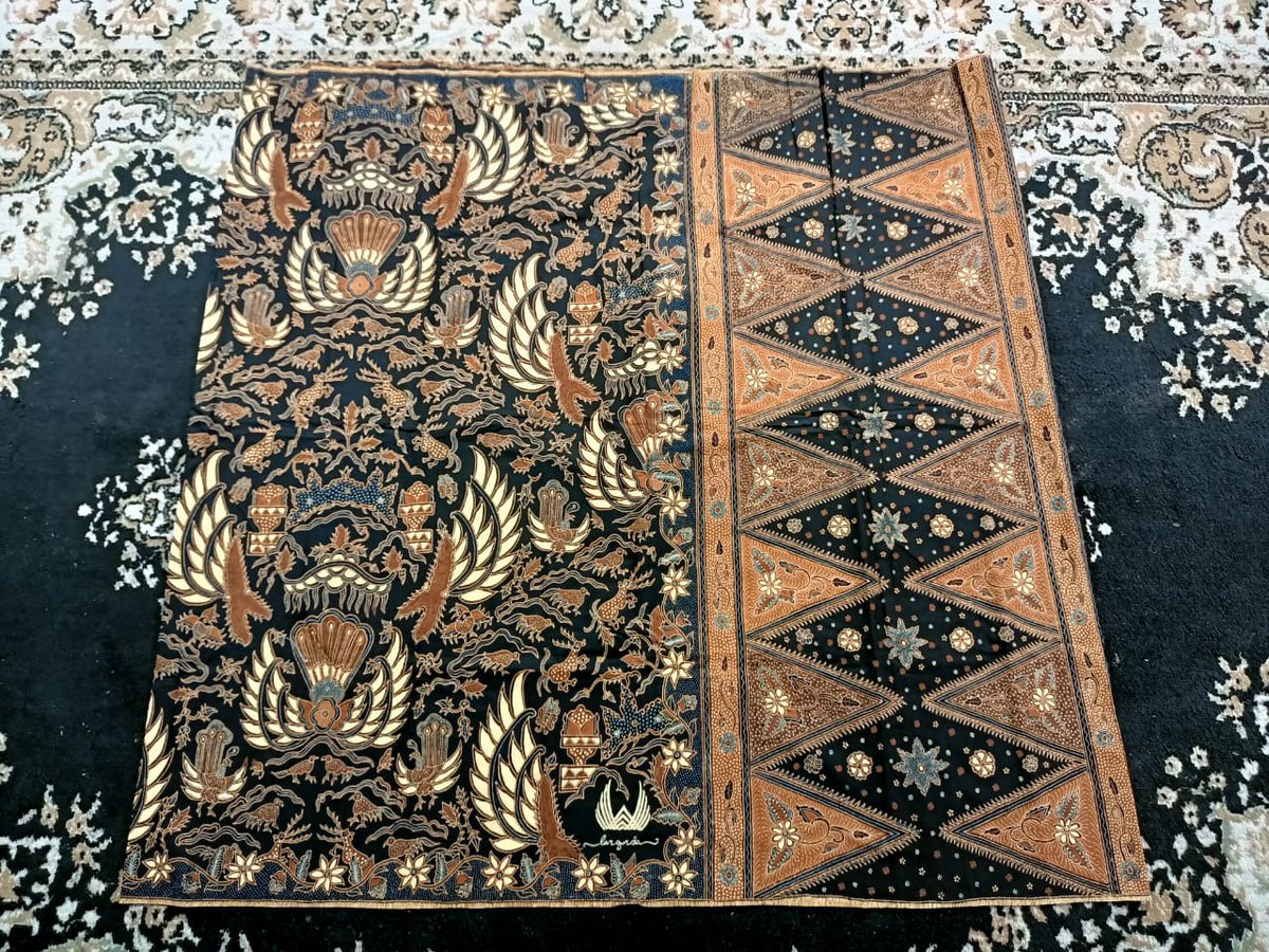 mfarihin19's tweet photo. Sarung Batik Lar Gurda
Lar Gurda Signature
Seri Full Tulus Edition
Handmade 100% by Batik Santri Mangkuyudan
Harga Rp 3.000.000
#ramadhan #1447h #sarung #batik #largurda #indonesia https://t.co/6d6vpw09CM