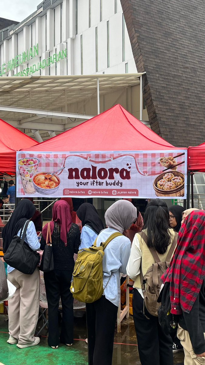 nalora.bites tweet media