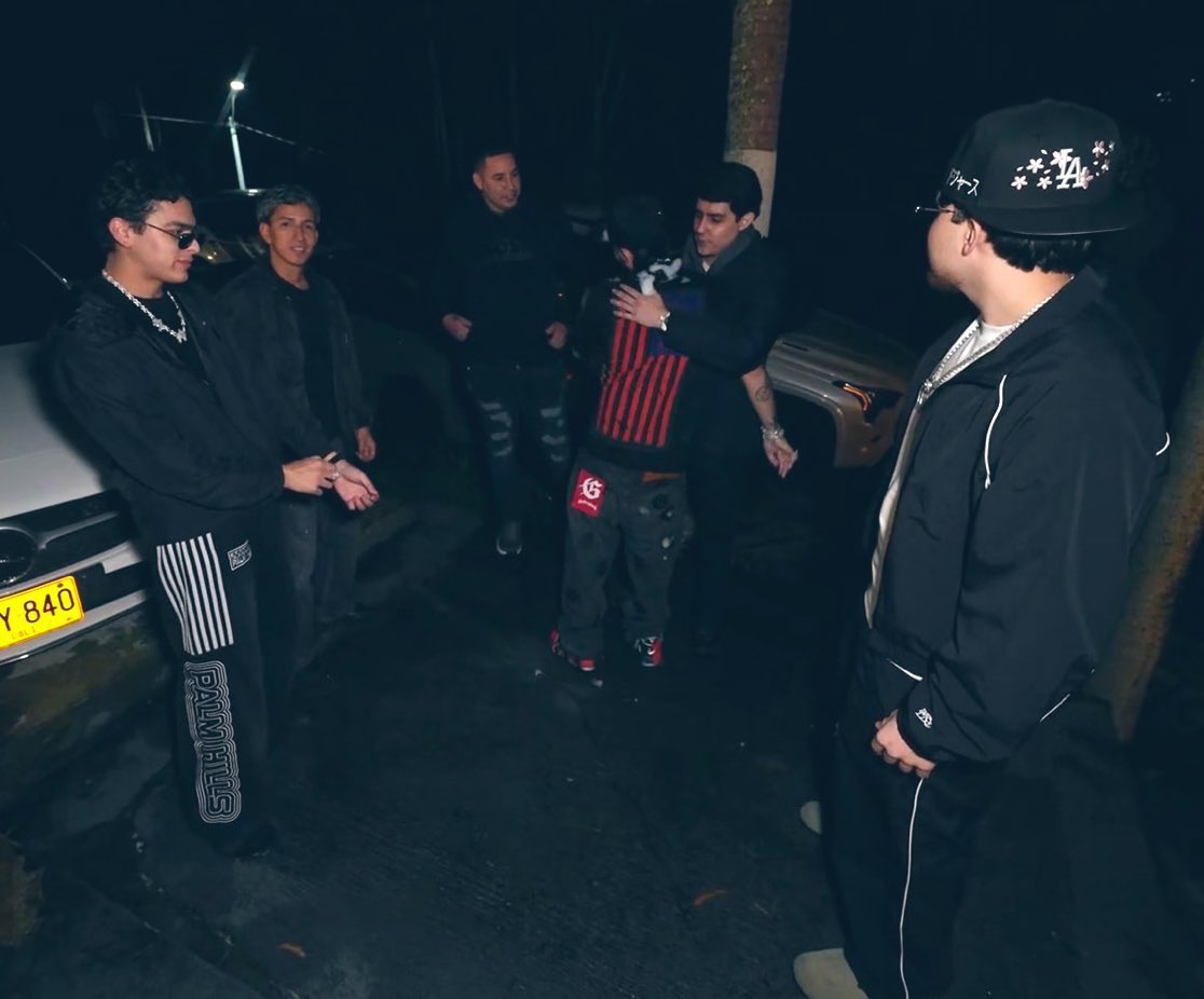 off slixxleo tweet media