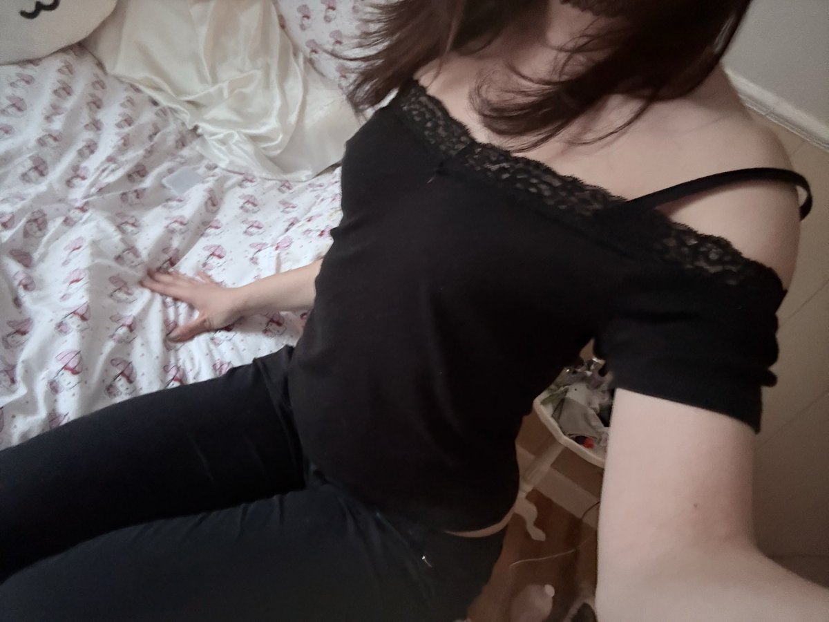 yourcybercrushx's tweet photo. hi friends ♡ looking for moots!

Xochi | 18 - she/her
love alt fashion, music, cosplay, games, doomscrolling

i need friends + moots, reply or dm me ! ♡

follow + rt if you wanna be moots ! 

#moots #findmoots #altgirl #moothunting #promotwt #nsfw https://t.co/4QSSgJPJ6G