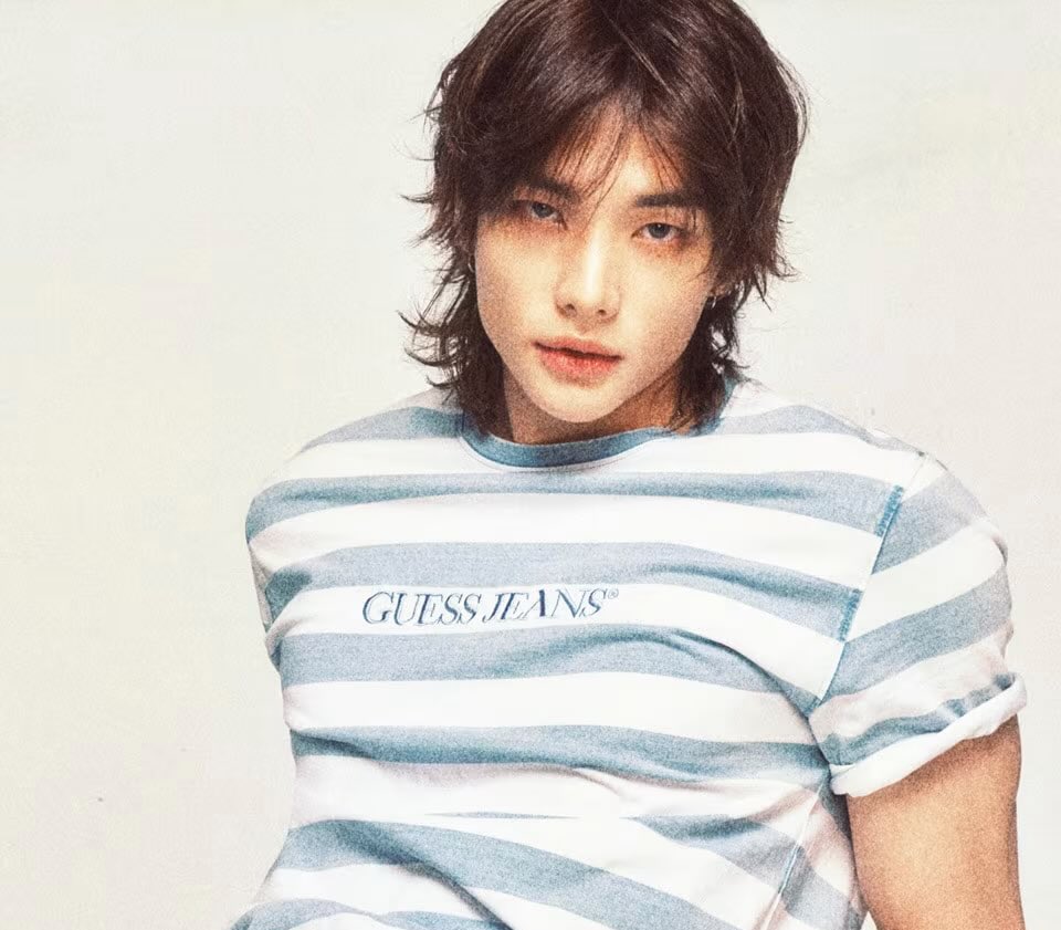 Hyunjin looks beyond amazing in new campaign photos for GUESS
