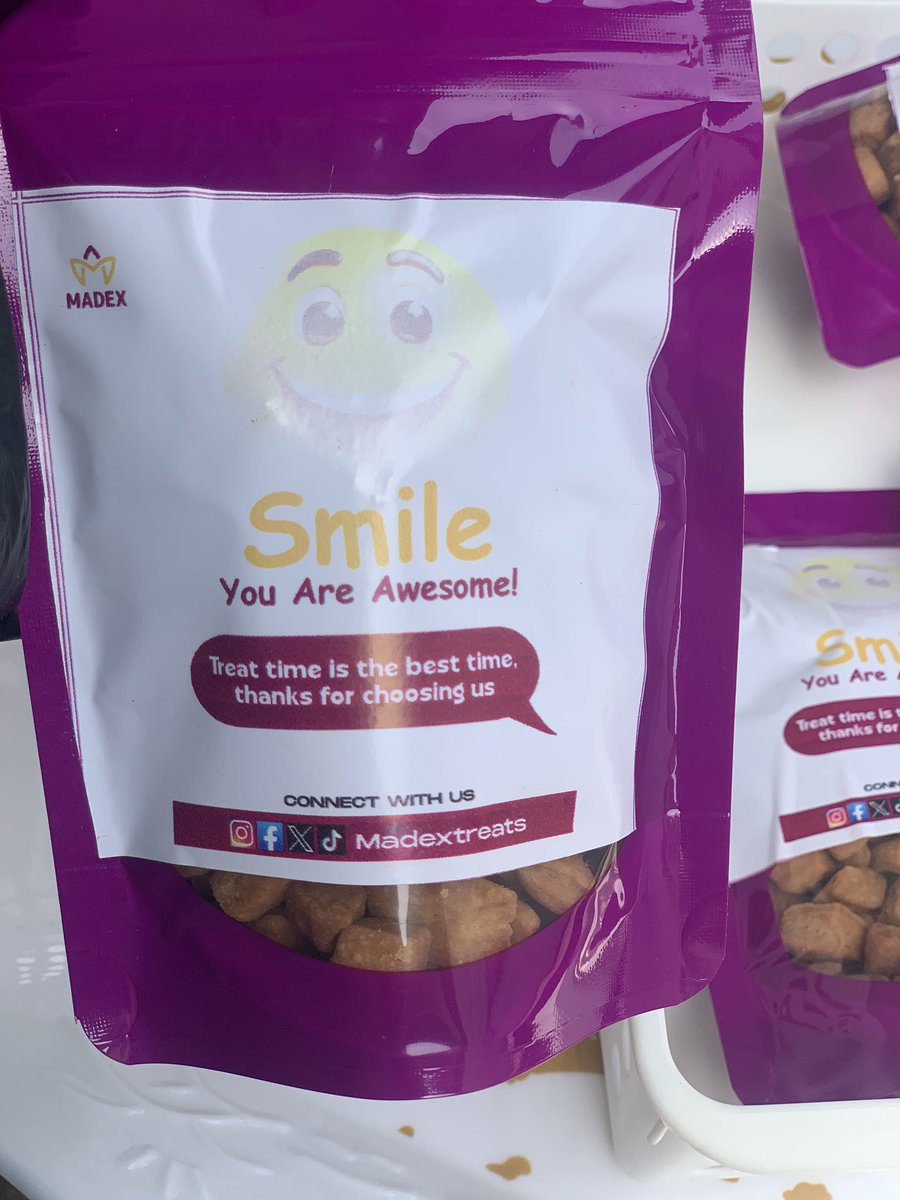 Madextreats's tweet photo. There is definitely something about our Coconut &amp; Chocolate chinchin that feels ill€gal.
You’ll plan to eat small and boom! You’ve already emptied the pouch/jar in minutes.😂😭
Ensure you get yourself at least a pouch each tomorrow.
🏷️: 1k/pouch, 6 pouches (6k +free drink)
📍IB https://t.co/eDgNqKaNat