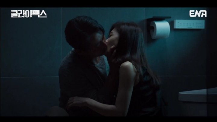 museumofloves's tweet photo. i love it when two hot middle-aged korean actors who are both OGs kiss onscreen #climax https://t.co/vcrWq0Wctr
