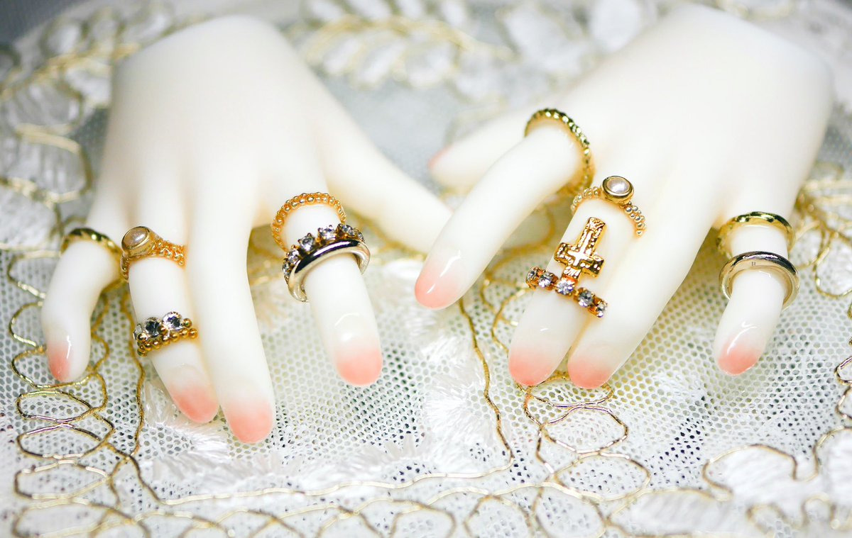 Radyshell_nail's tweet photo. オーダーネイル💅

grB男の子ハンド
ホワイト肌

長さなし
ハンドメイク無し
指輪パーツあり

基本お任せでオーダーでした！😊
指輪メインにネイルはシンプルにグラデーションにさせて頂きました💅
この度はありがとうございました🙇‍♀️💓

#Radyshell 
#sisuinail https://t.co/F3uWOkNYYs