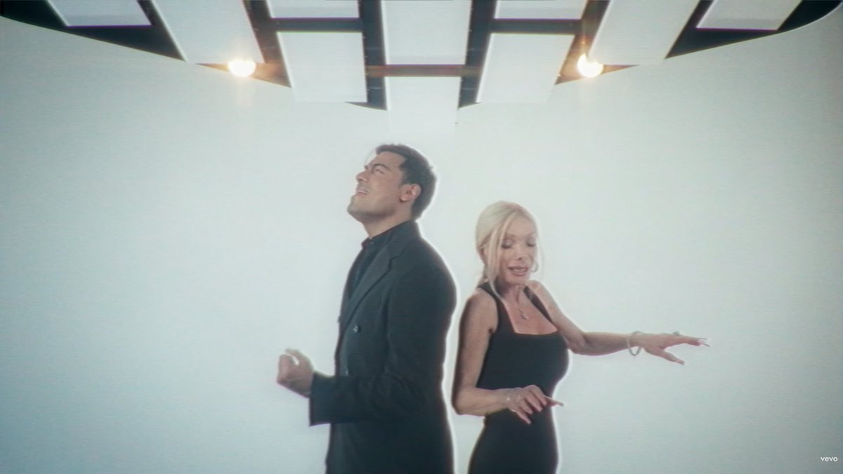 Carigue_Chiapas's tweet photo. Cuando dos grandes voces se unen crean magia 👏
Hermoso dueto de nuestro Rey #CarlosRivera y #Marisela 

VIDA MÉXICO YA DISPONIBLE 
CARLOS RIVERA
@riveristashq @club_carigue 

https://t.co/Lve2M6MTEu https://t.co/r30nKtQmAK
