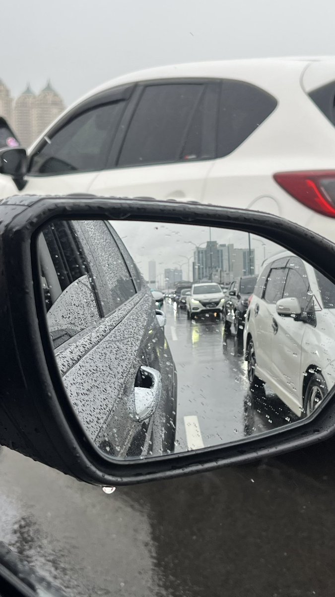 arsha_vin's tweet photo. 07.37 antrian panjang di exit toll Pulogadung-Sunter (+/- 500m) https://t.co/MNTOxlTfBx
