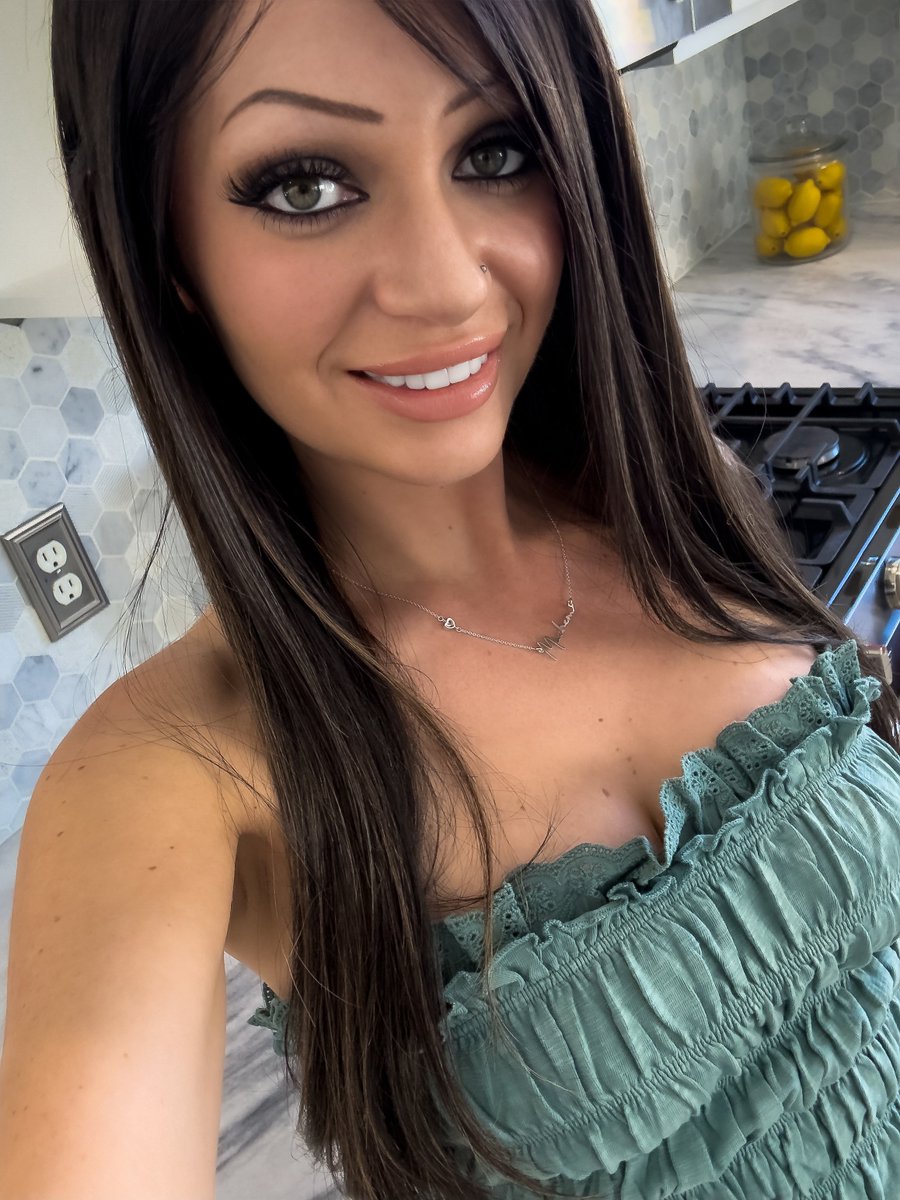 Casey Mae tweet media