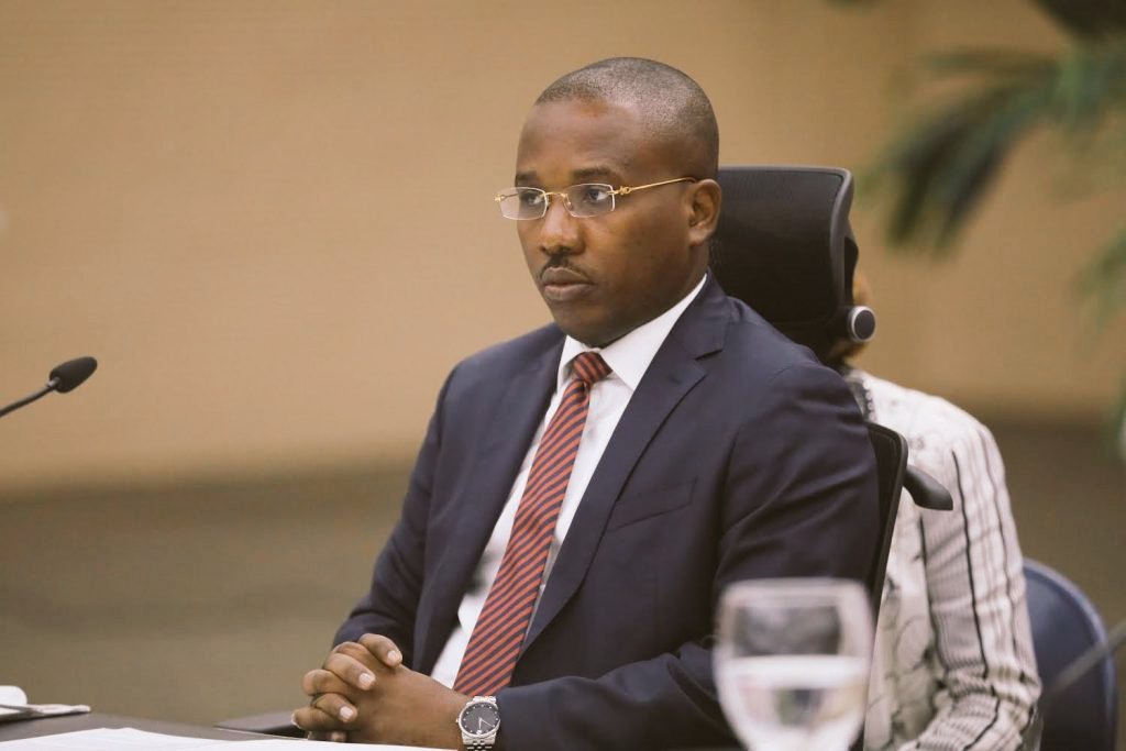 Pie1Johnkervens's tweet image. La théorie de la modernisation des pratiques politiques en Haïti, par Dr. @claudejoseph03.
En disant: « Tout, et vraiment tout, commence par la modernisation des pratiques politiques en Haïti.» 🇭🇹🇭🇹💚💚💚💚💚💚💚💚💚#EDE se nou, nou se EDE 💚💚💚🙏🙏🙏🙏