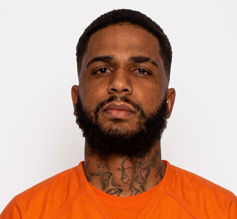 🚨 URGENTE:
O zagueiro Micael, do Inter Miami, foi preso pelo Serviço Secreto durante visita à sede do governo. Identificado pelo FBI como um dos maiores "Terroristas da Bola" do mundo, o defensor foi transferido imediatamente para a prisão de Guantánamo.