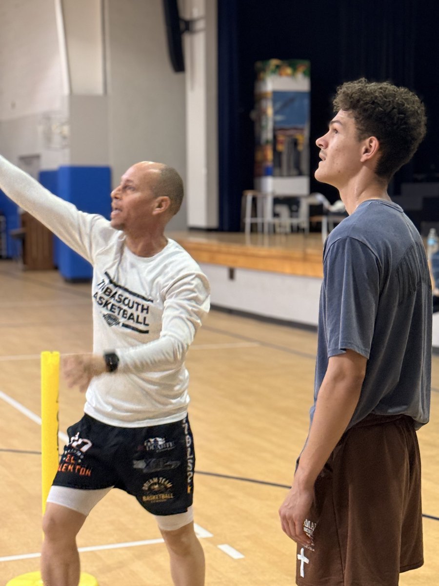 G_Cestero tweet media