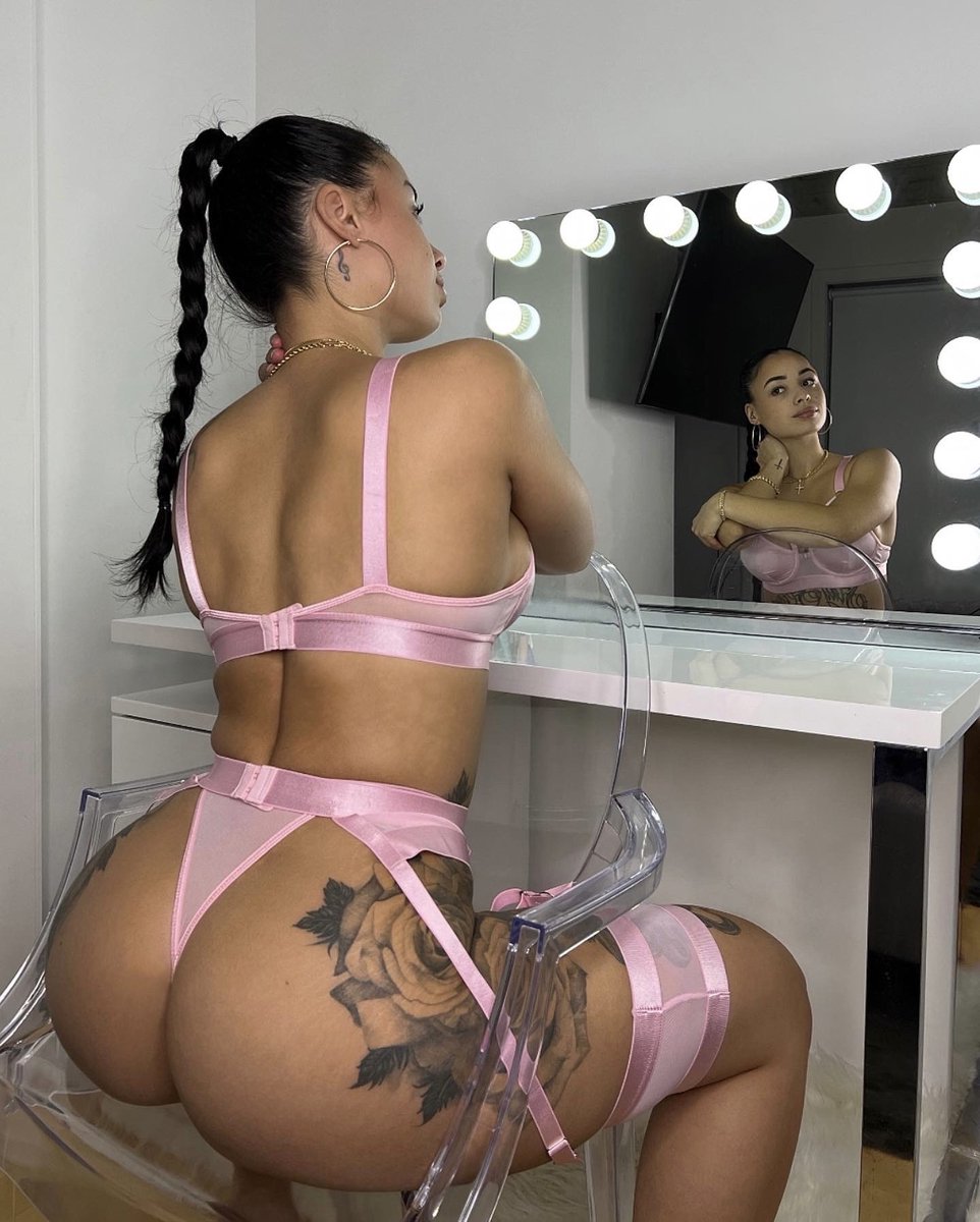 EMMA ROSE 🌹 tweet media