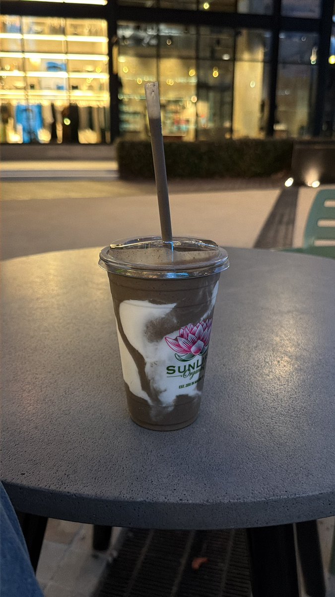 meetharshkang's tweet photo. Spending $30 CAD on a smoothie just doesn’t feel right https://t.co/OTfQCGAFoQ