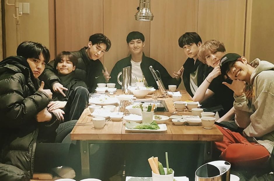 ไล่ดูไอจี GOT7 ที่กู้คืนมาได้ คิดถึงช่วงเวลาเหล่านั้นจัง มันคือความทรงจำที่สวยงาม นี้ฉันอยู่กับพวกนายมาครึ่งชีวิตแล้วหรอ ทำไมยังดูว่าไม่นานเลย เพิ่งเริ่มเอง อยู่ด้วยกันไปนานๆนะทั้ง7คน  รักวงเดียวและตลอดไปมีอยู่จริงนะ รักใครไม่ได้ หัวใจมีพื้นที่แค่เธอ7คน 
#GOT7 <a href="/GOT7Official/">GOT7</a>