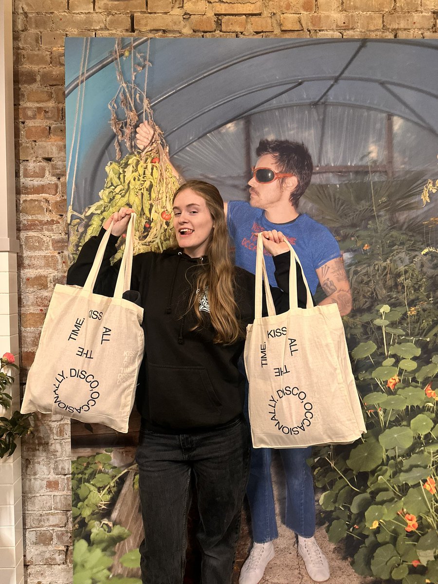 millie met ari🫧 tweet media