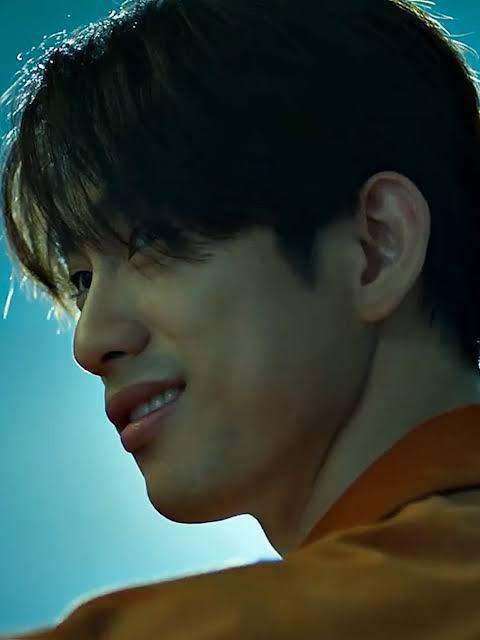 Pop7base's tweet photo. Last year, Actor Park Jinyoung stayed busy with projects such as the dramas "The Witch", "Our unwritten Seoul", and the film "Hi-Five".  

This year he is expected to continue active promotions:

-First half of the year: the JTBC drama Shining
-Second half of the year: 100 Days of Lies