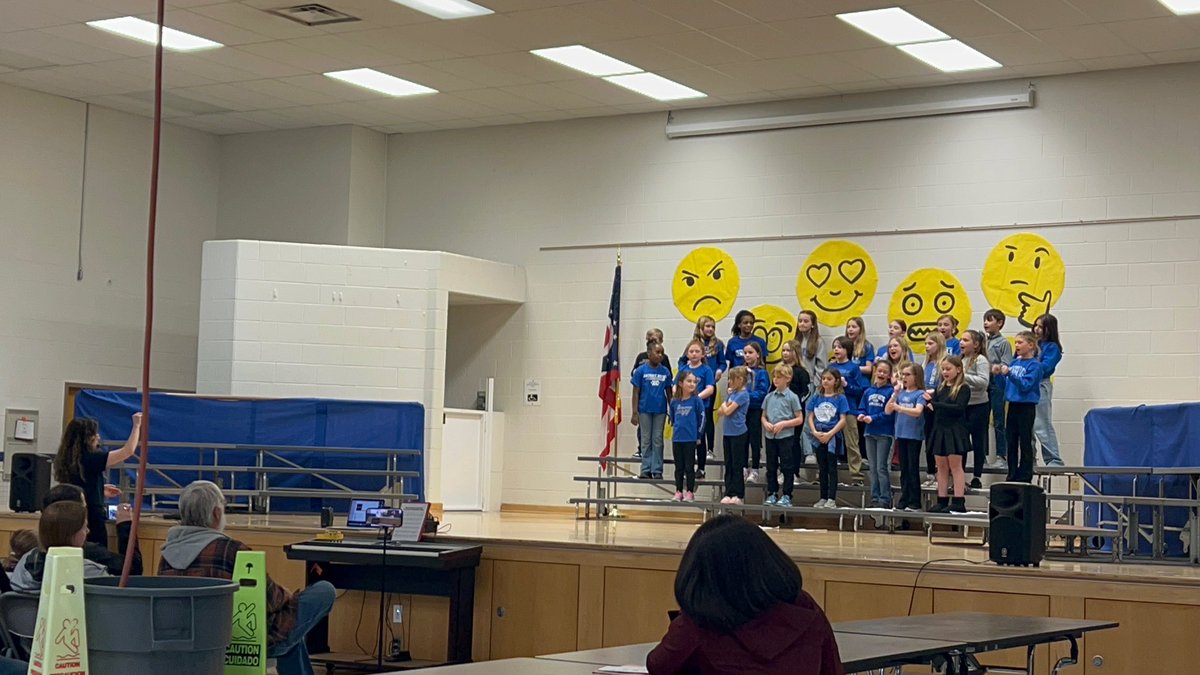 awlsmo's tweet image. Well done, Miss Jarvis and the Third Quarter Choir on a great performance!  Your hard work the last couple months paid off!  #musiceducation