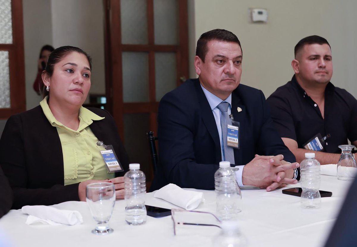 Luis Castro tweet media