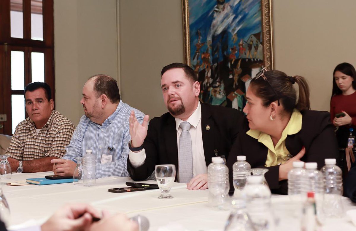 Luis Castro tweet media