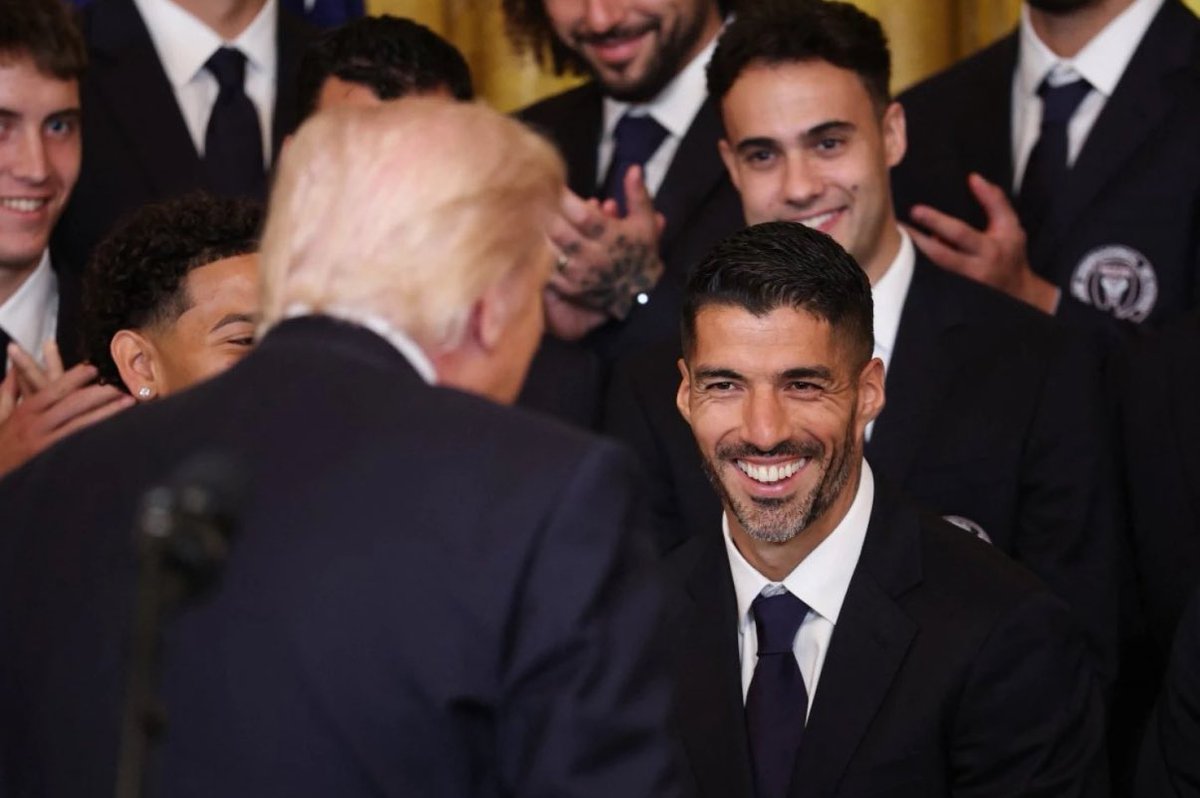 vamoelcarbone's tweet photo. Asco este pro Israel, avalando a un genocida, Luis Suárez nunca más en Uruguay, ASCO. https://t.co/ZRZbUrZKUU