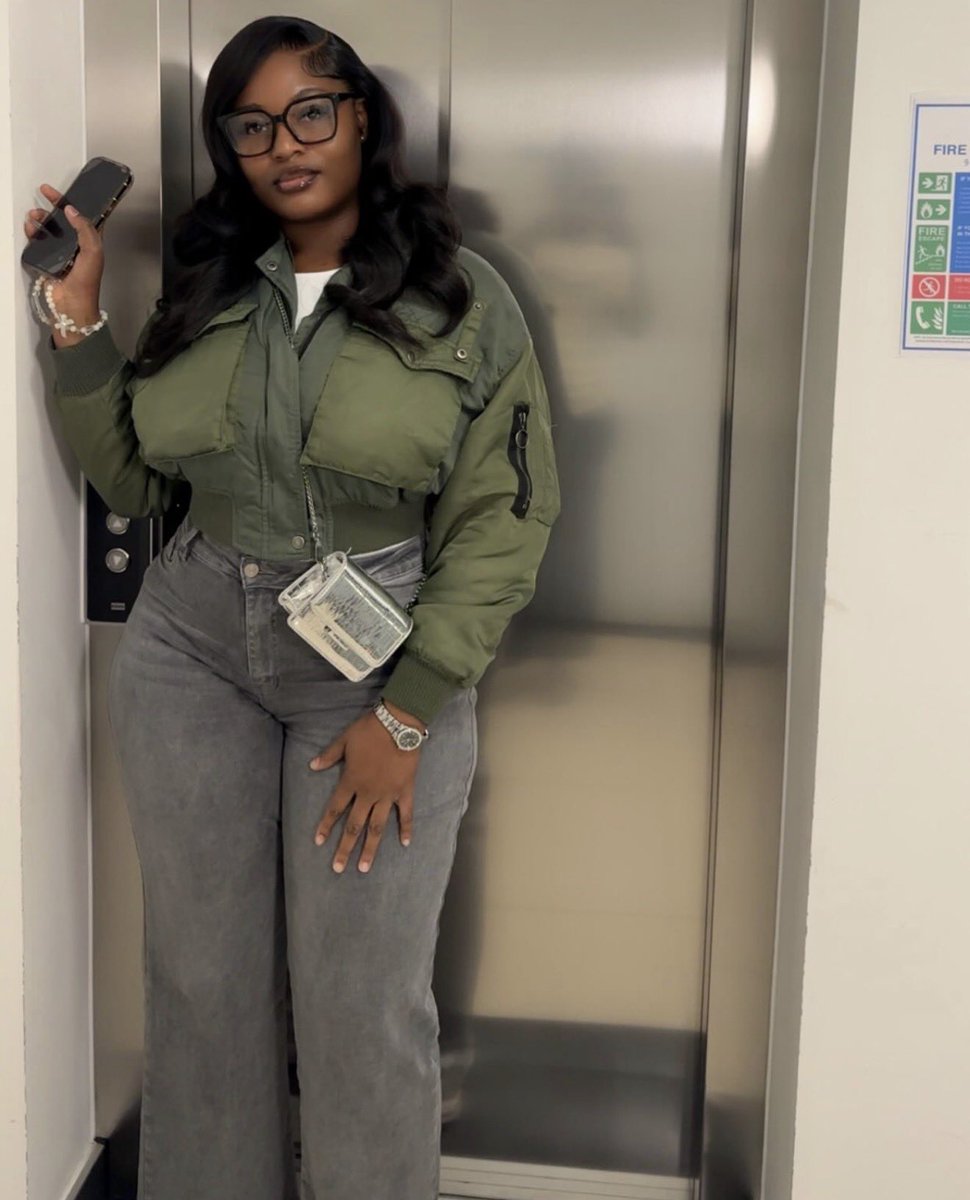 ___abbiie's tweet photo. Kwahu ni Hemaa🇬🇭👑 https://t.co/omAFU5nBpC