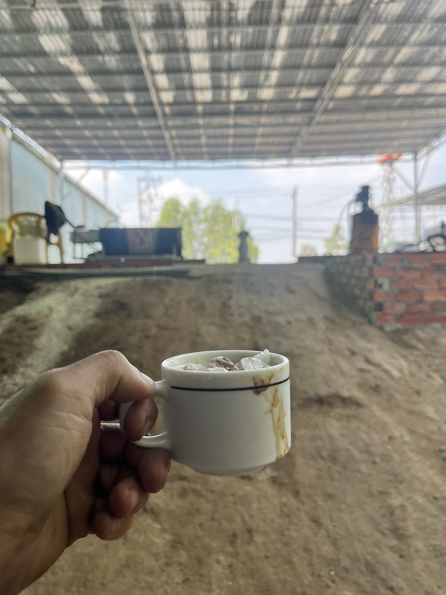 An112078's tweet image. Gm anh em nhé! E vẫn trả follow từ từ cho anh em đấy! Mọi người thấy bài viết này cmt cho e cái nhé! Cám ơn cả nhà #view #follow