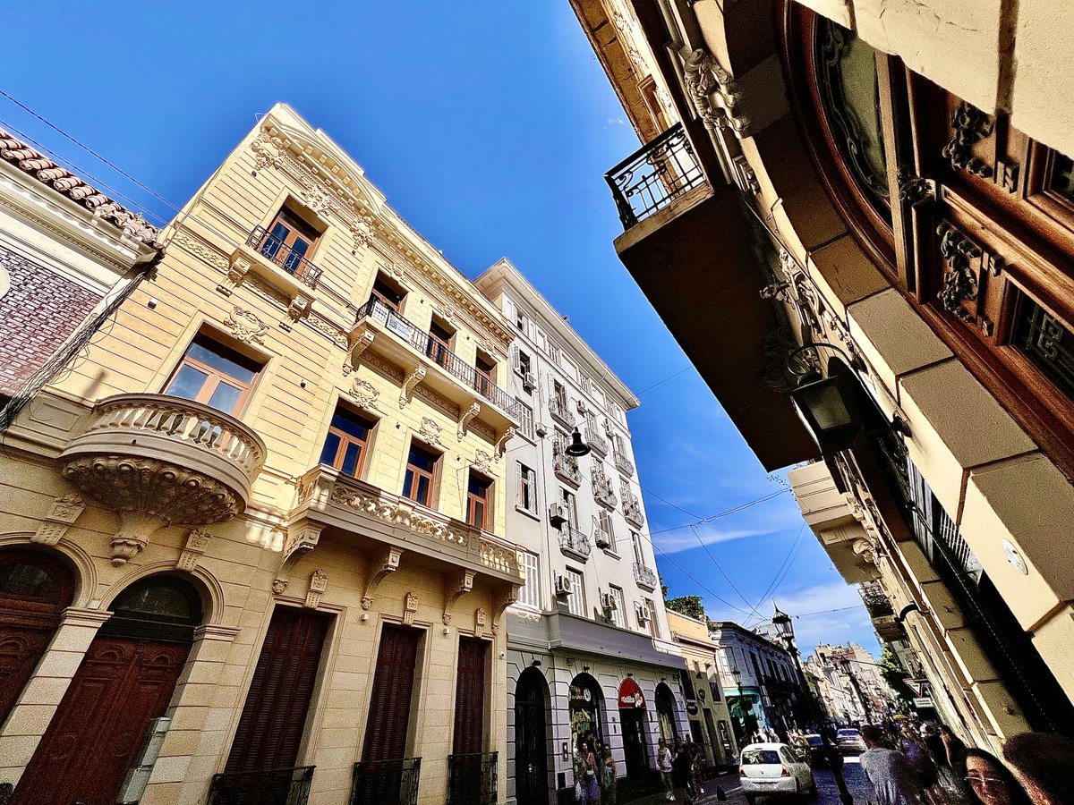 stevewright64's tweet image. San Telmo Buenos Aires. A must visit for the historic architecture plus mom and pop shops. Worth it for the Sunday street vendor market that stretches for at least a dozen blocks. But best visited when it does not burst at the seams with visitors. #streetphotography #SanTelmo #BA