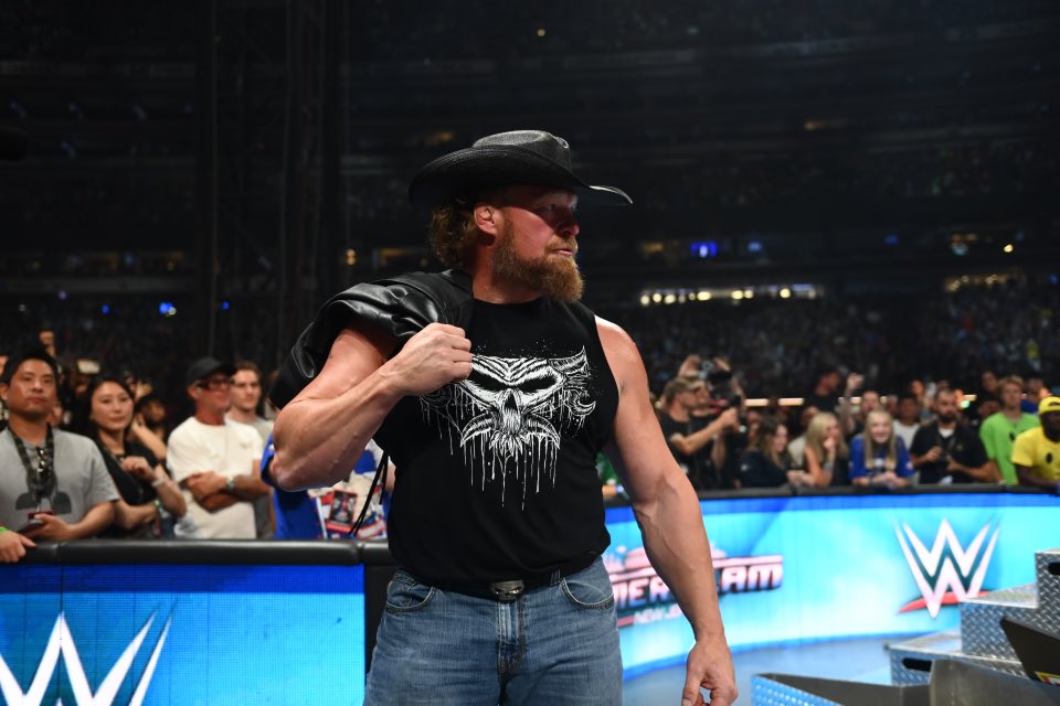 lilansidon's tweet image. When Brock Lesnar returned to WWE, Janel Grant said she’d release more information about him.

7 months later, no one ever heard a word about it again. If you still can’t see that this was a publicity stunt, wake the fuck up.