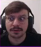 synapse_nn's tweet photo. Tudo porque esse homem não quis tirar esse código de barra pra RED ganhar @ilhadaslendas https://t.co/36RyDtBp9n