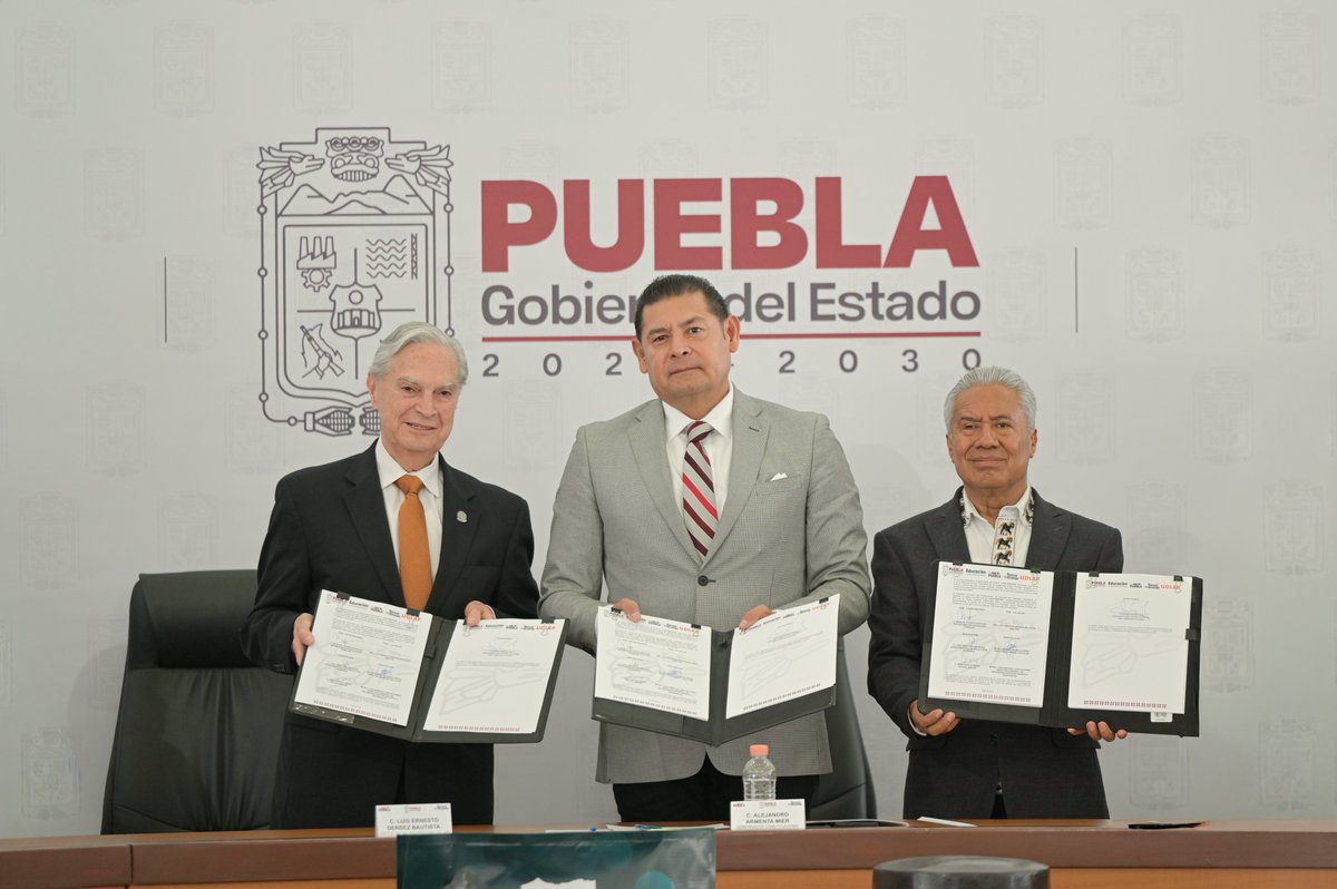 udlap's tweet photo. El @Gob_Puebla, la @SEPGobPue y la @UDLAP firmaron un convenio de colaboración educativa para fortalecer la calidad educativa en el estado. A través de este acuerdo, trabajadores de la dependencia podrán cursar la Maestría en Innovaciones Educativas de la UDLAP, impulsando su desarrollo profesional. #ExcelenciaUDLAP #InnovacionesEducativas #Puebla #OrgulloUDLAP