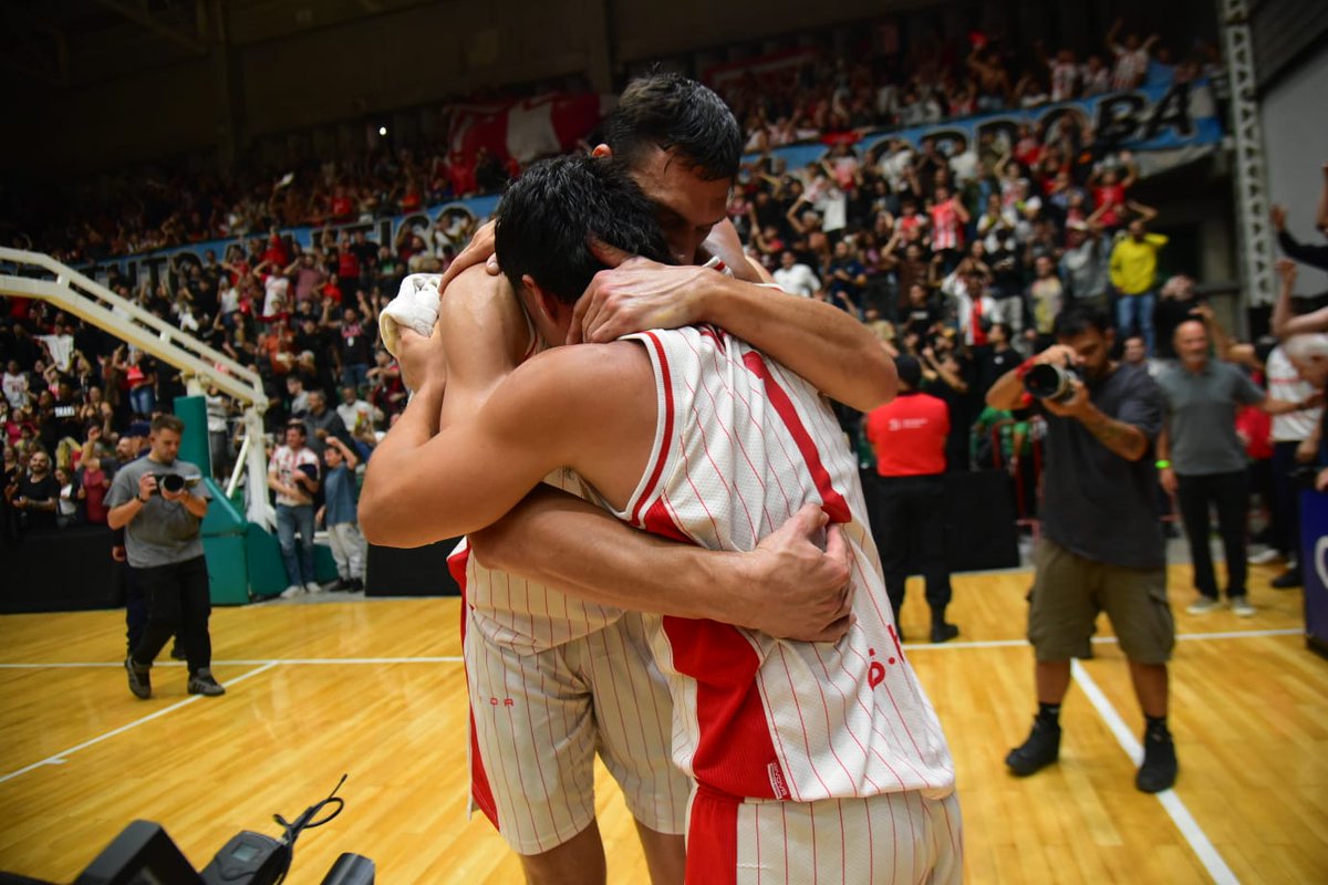Nadie lo merecía más que Leandro Vildoza al título de Instituto y al MVP de la Supercopa