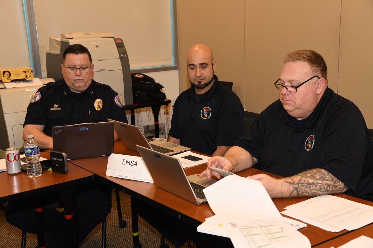 RivCoListos tweet media