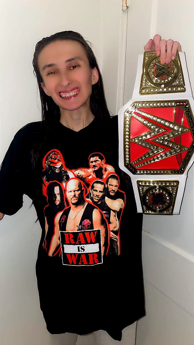 Bellchrissy1's tweet photo. I don’t ask for much but please if you see this post plz retweet or reply!!! My favorite ❤️ place and where I am the most happiest is wrestling Btw I’m a huge wrestling fan and nerd &amp; im obsessed with wrestling!!! Omg I got my first PR box  today thank you box lunch #wwe #wwf https://t.co/YzSETc4XlR