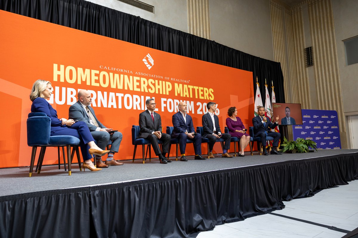 Randle Communications tweet media